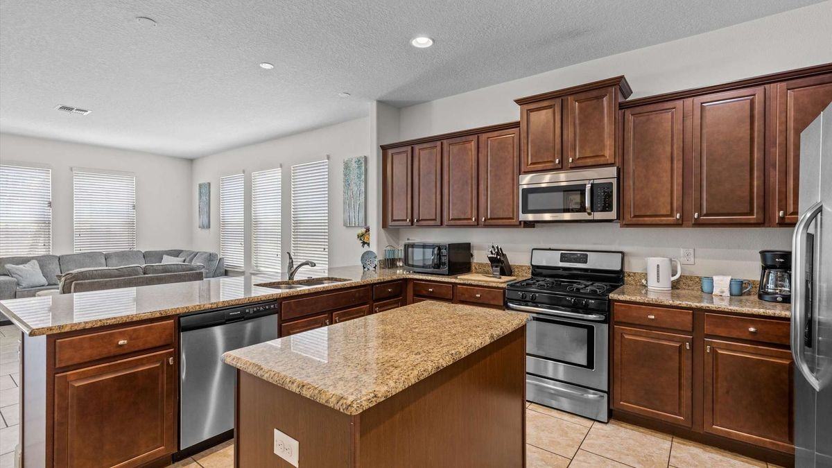 5266 Wildwood Way - Photo 6 of 22