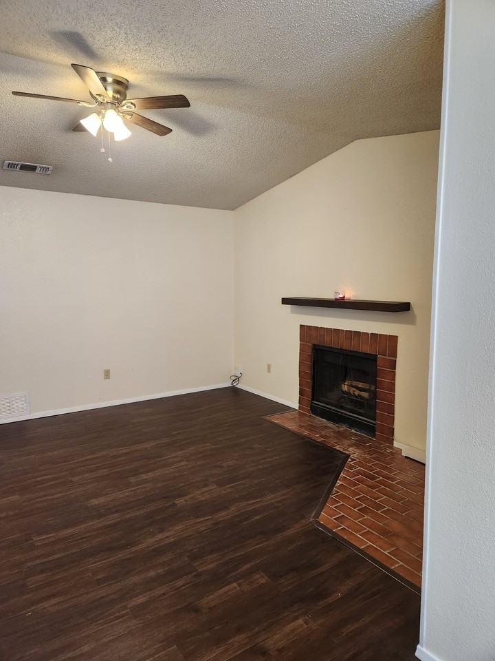 123 Oak Wood Ln #1 - Photo 2 of 13