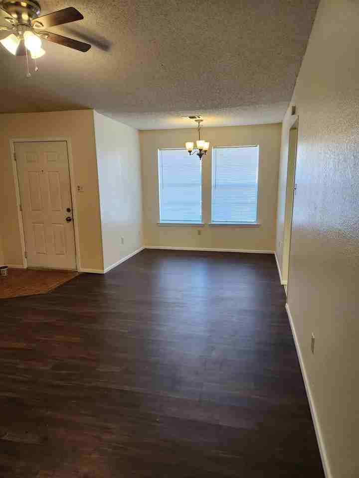 123 Oak Wood Ln #1 - Photo 3 of 13