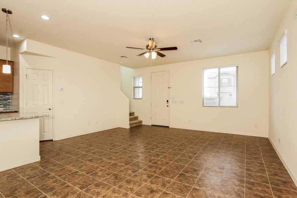 3815 S 58th Ln - Photo 5 of 17