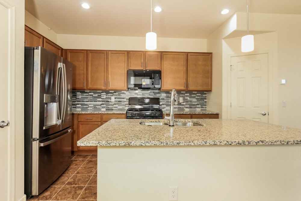 3815 S 58th Ln - Photo 6 of 17