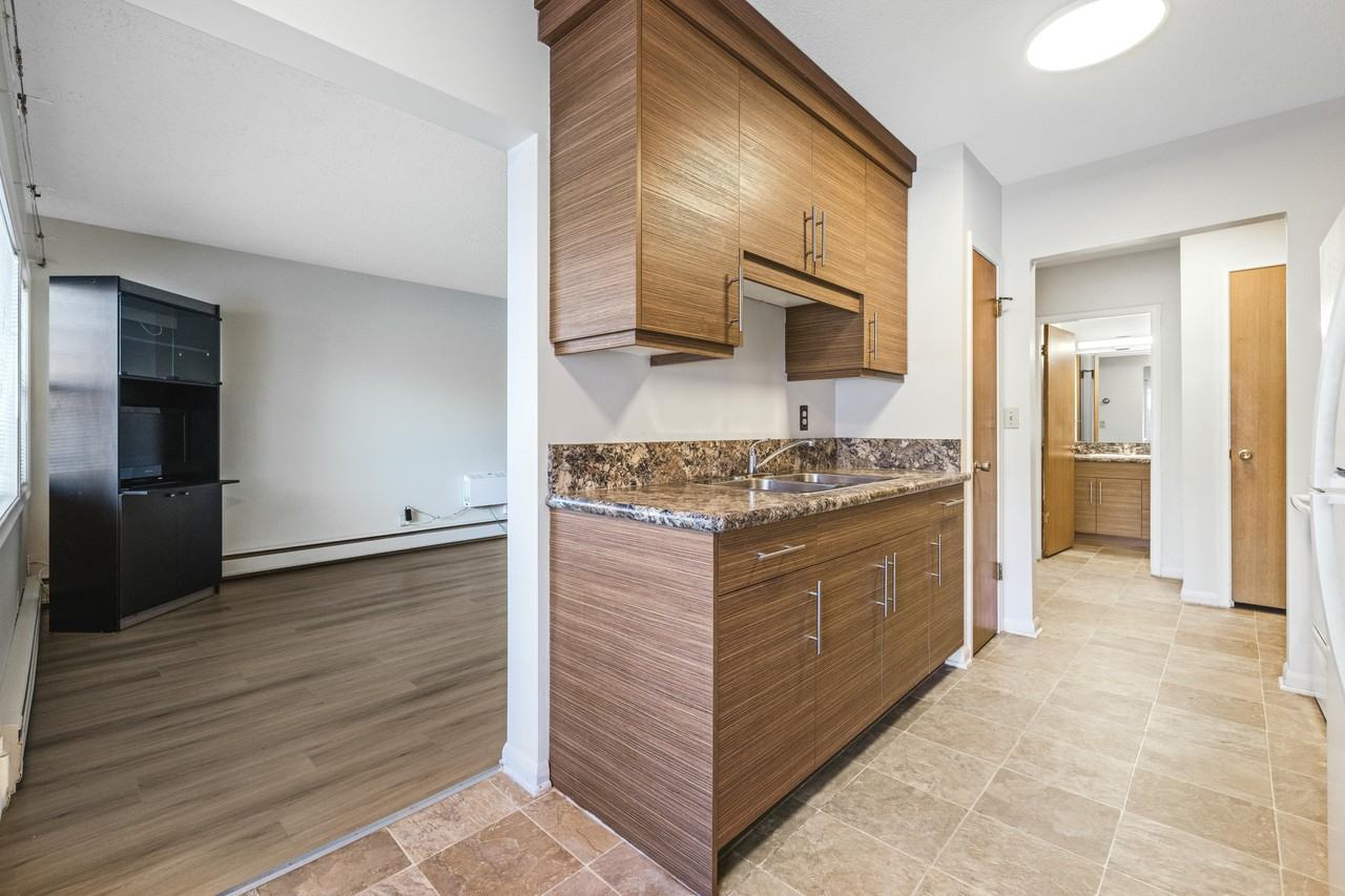 173 Procter Pl #8 - Photo 3 of 13