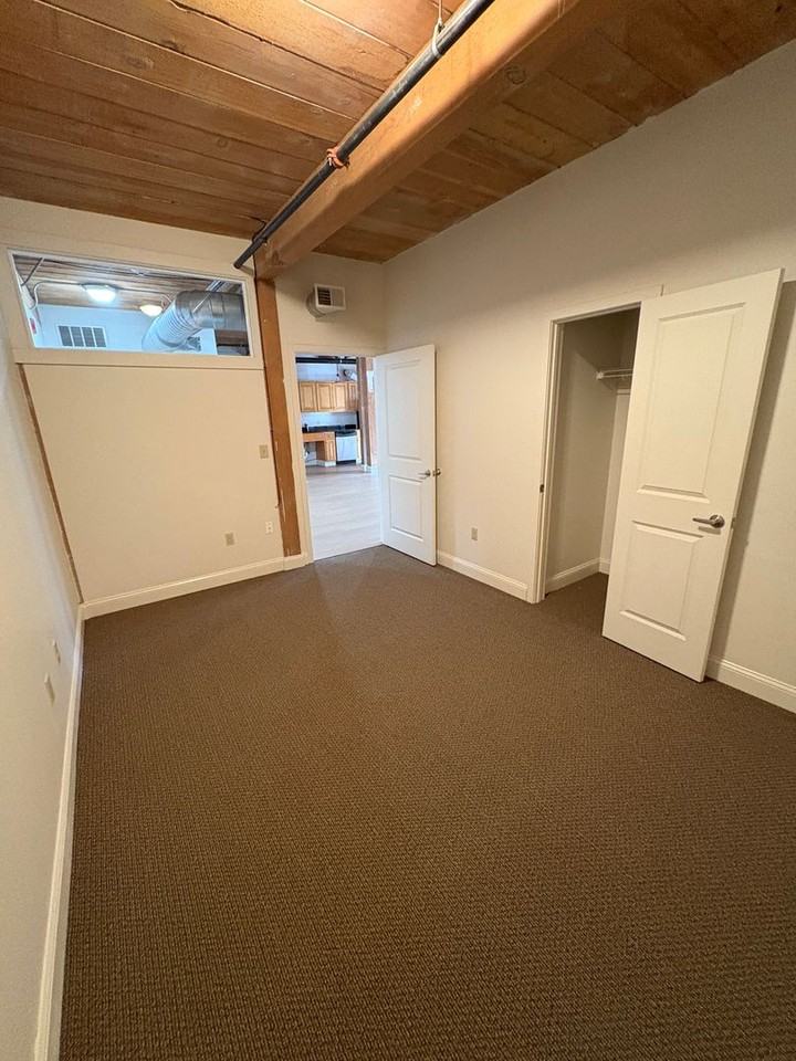 Bostonian Shoe Lofts - Photo 5 of 19