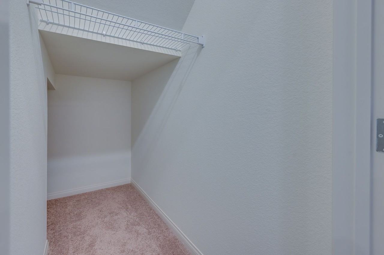 2717 Via Napoli - Photo 6 of 50