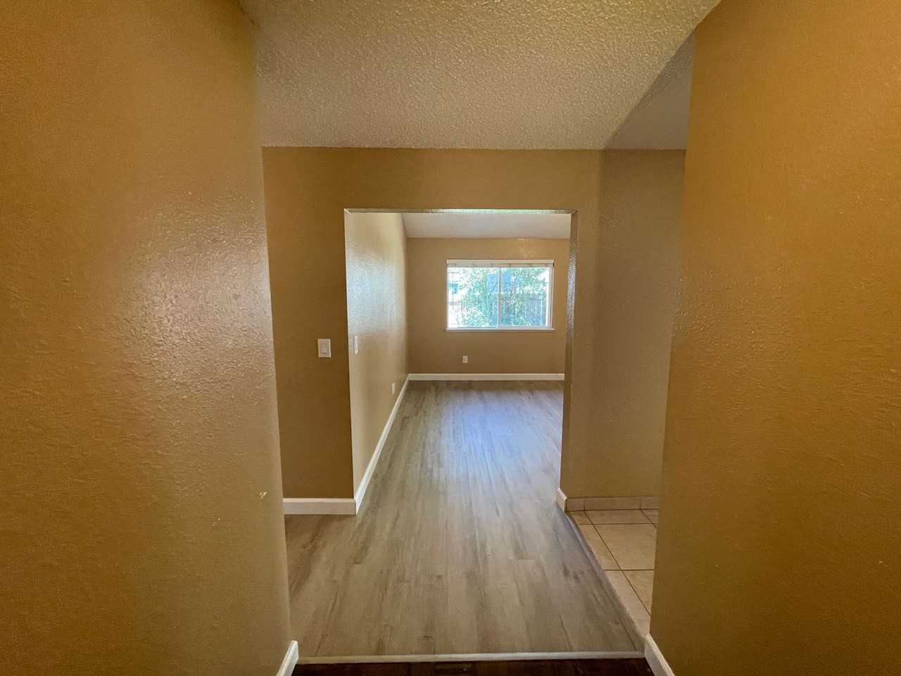 3233 Nightingale Dr - Photo 6 of 35