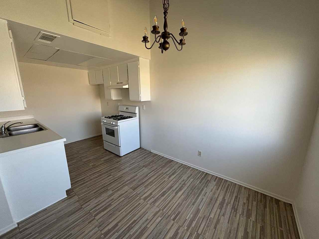 44510 16th St E #D - Photo 2 of 11