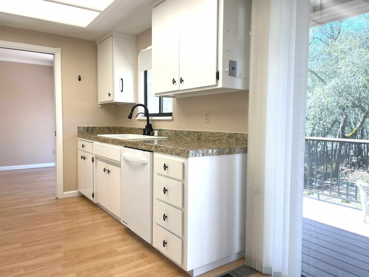 18072 Jayhawk Dr - Photo 4 of 21