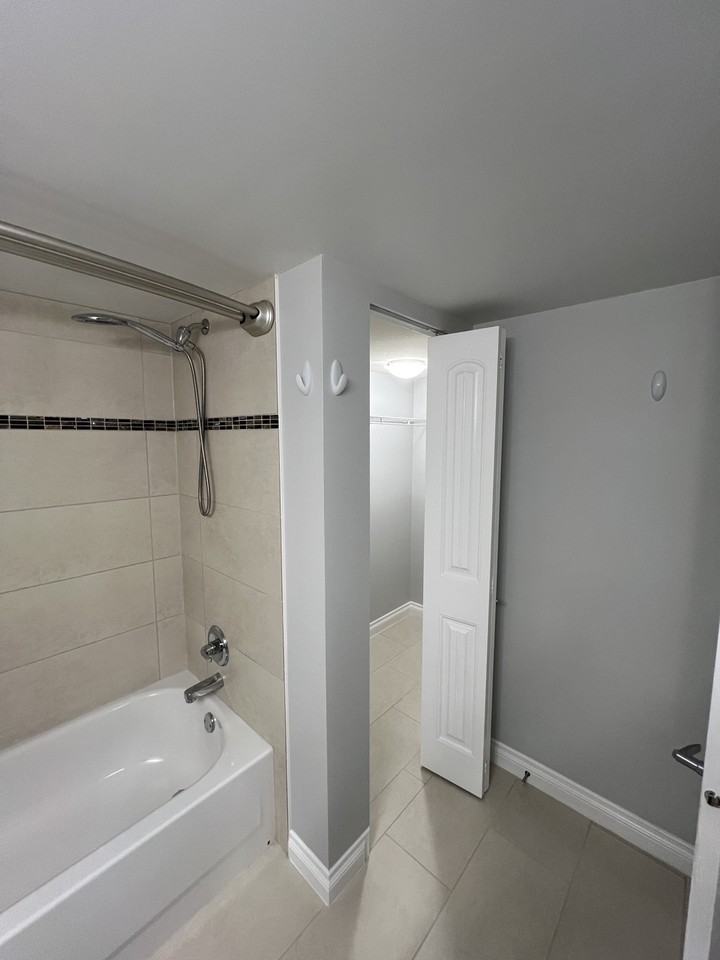 17828 70 Ave - Photo 3 of 13