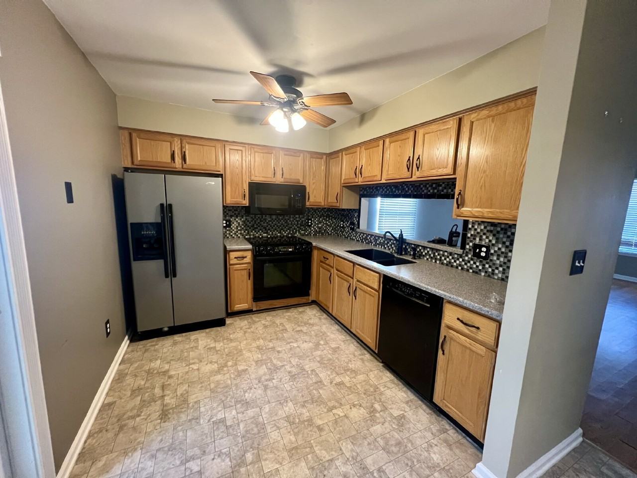 7261 Scarlet Oak Dr - Photo 3 of 18