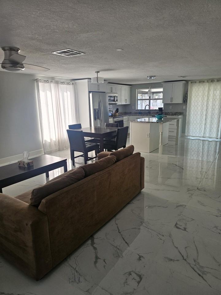 4931 Pompano Dr - Photo 2 of 17