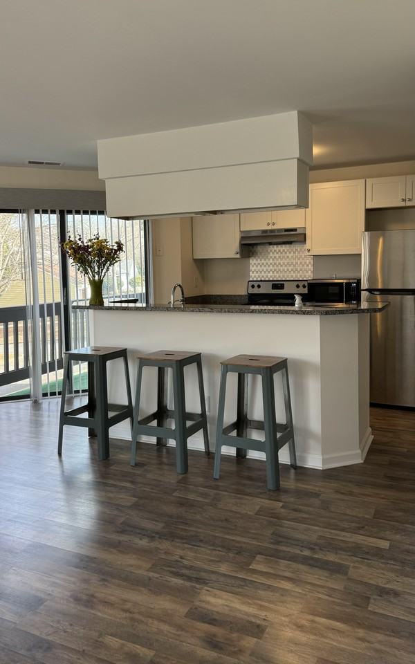 8220 Cedar Glen Dr - Photo 4 of 28