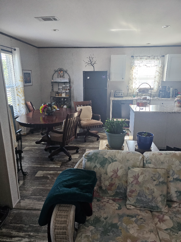 9722 Scepter Ave - Photo 4 of 15