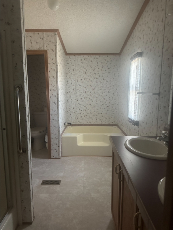 638 Sw - Photo 2 of 5