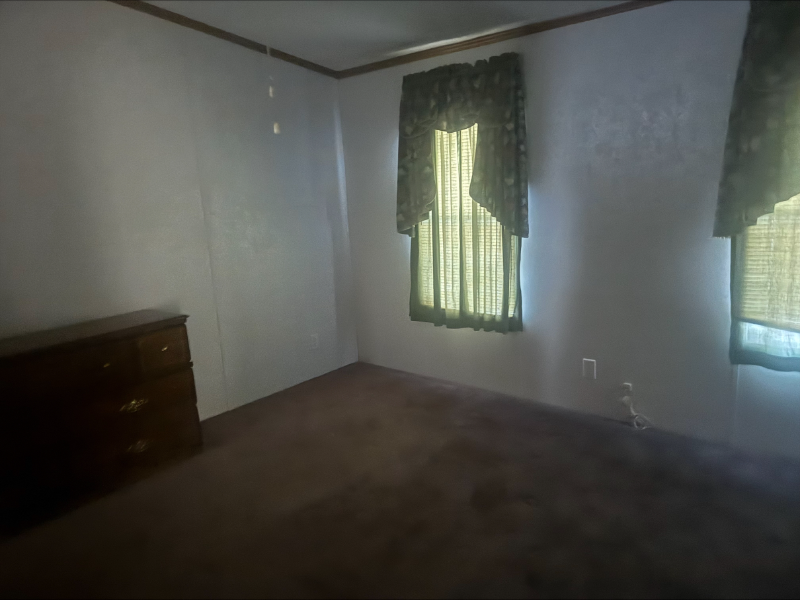 638 Sw - Photo 3 of 5