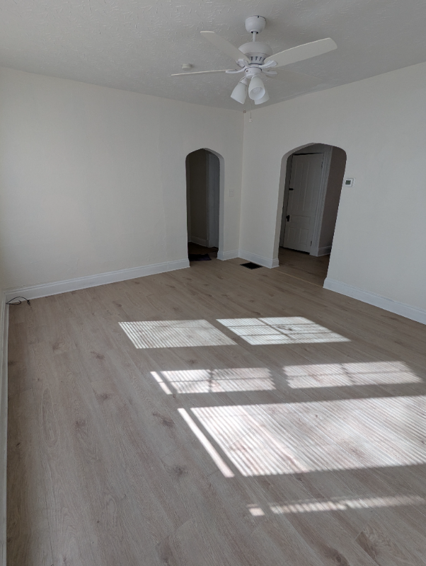 3854 Zinsle Ave - Photo 2 of 8