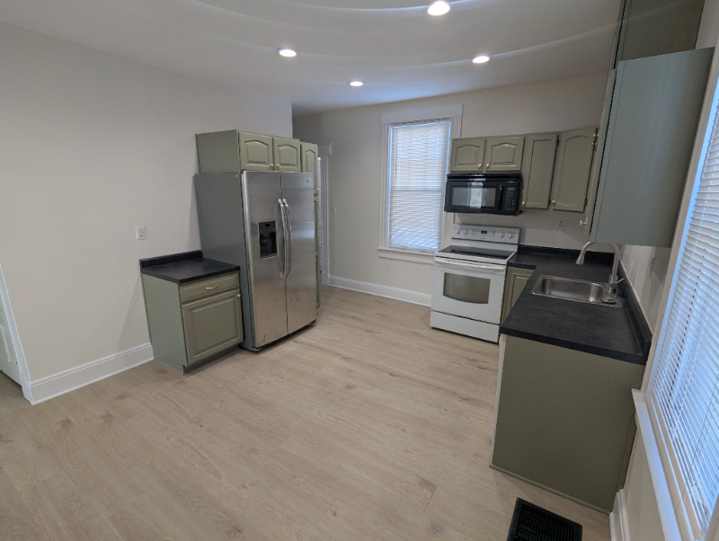 3854 Zinsle Ave - Photo 3 of 8