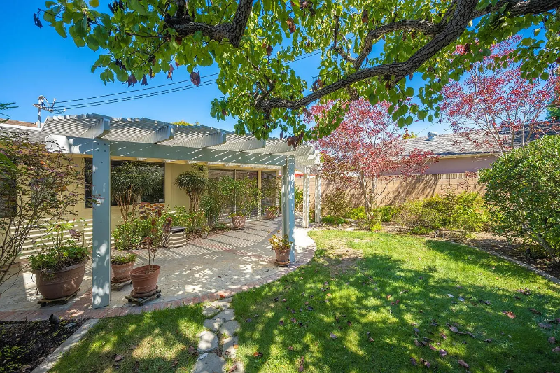 2902 Blume Dr - Photo 2 of 20