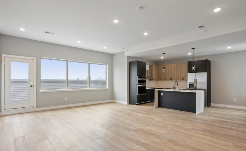 1314 N Marston St #18 - Photo 4 of 20