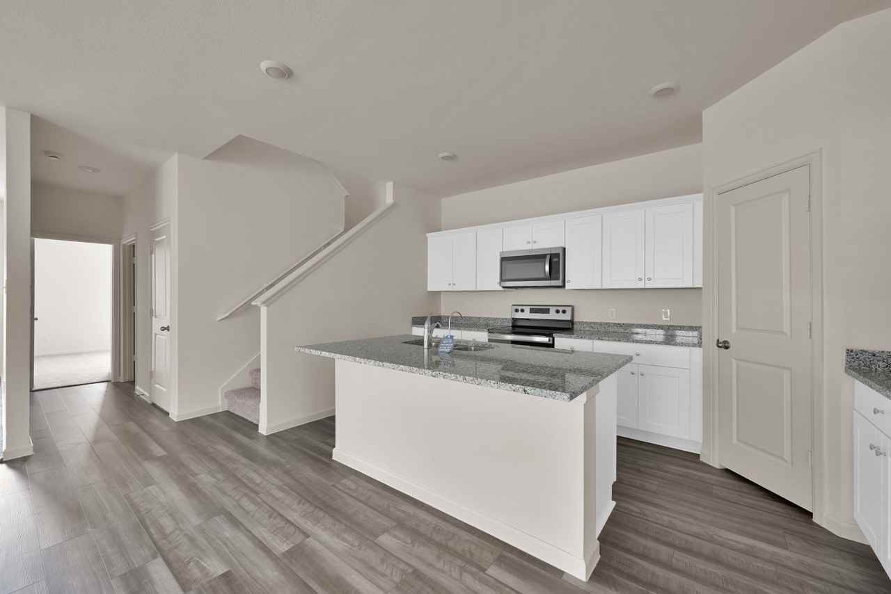 587 Firemoon St - Photo 7 of 36