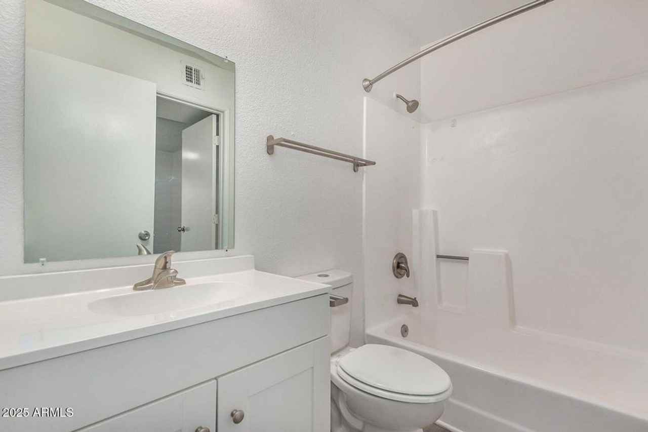 Jovial - Photo 6 of 26