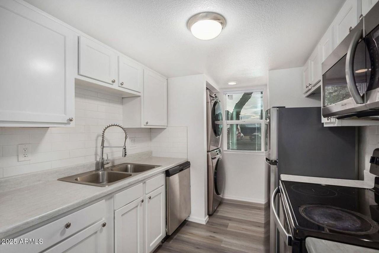 Jovial Apartments - Photo 3 of 19