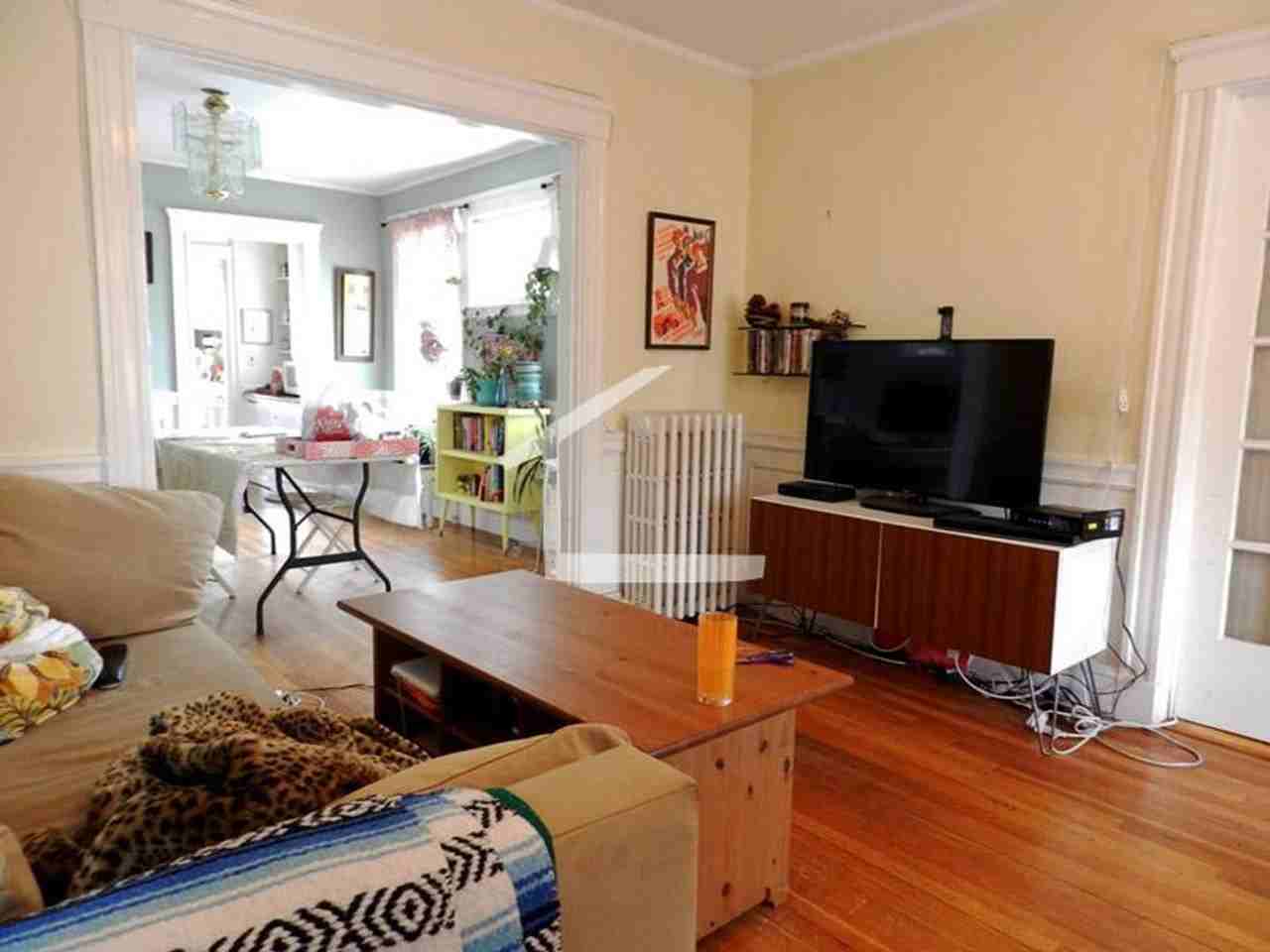99 Beechcroft St