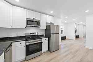 featured image of 348 N 1st St