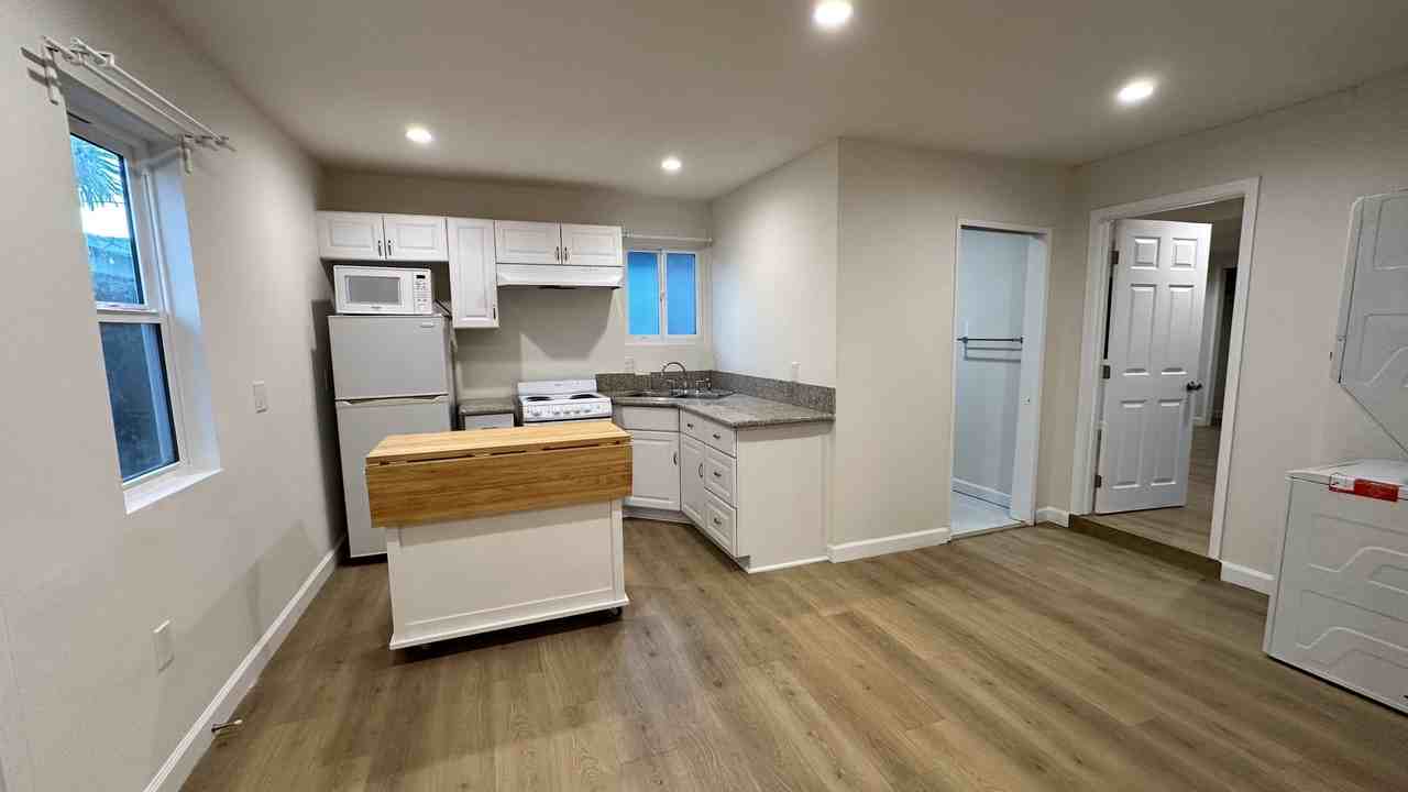 8223 Cimarron St - Photo 2 of 13
