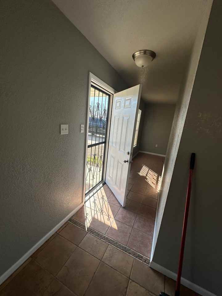 7915 Airlift Ave #NA - Photo 2 of 39