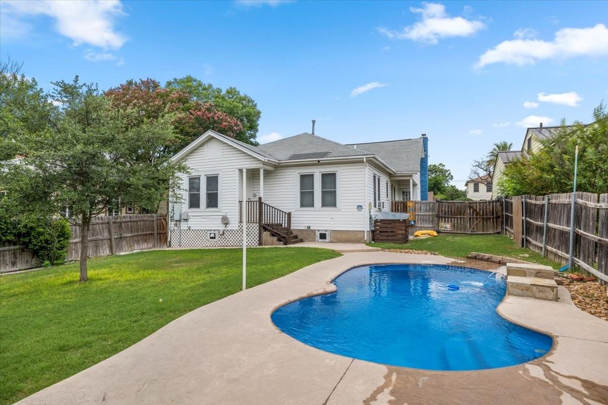 2050 W Mistletoe Ave #NA - Photo 5 of 17