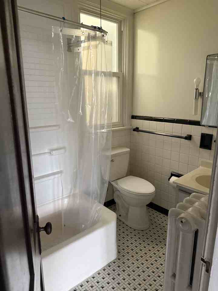 1 N Market St #3 - Photo 4 of 9