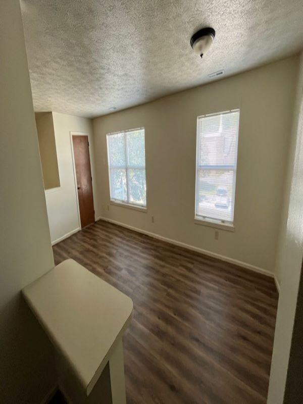 2010 E. Pembroke Ave - Photo 2 of 11