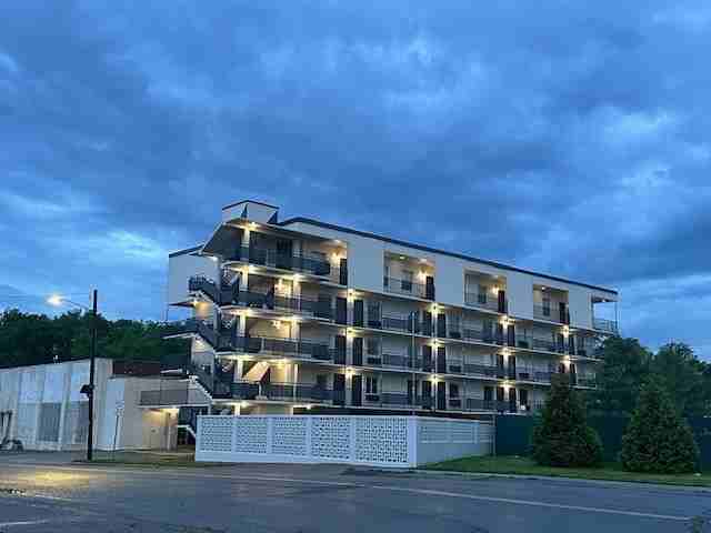 45 South West End Boulevard - Photo 3 of 45