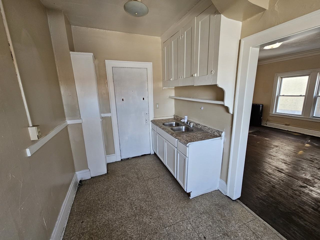 Edgeway at West Boulevard - Photo 2 of 32