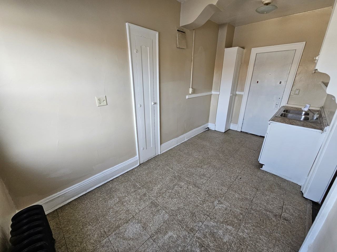 Edgeway at West Boulevard - Photo 3 of 32