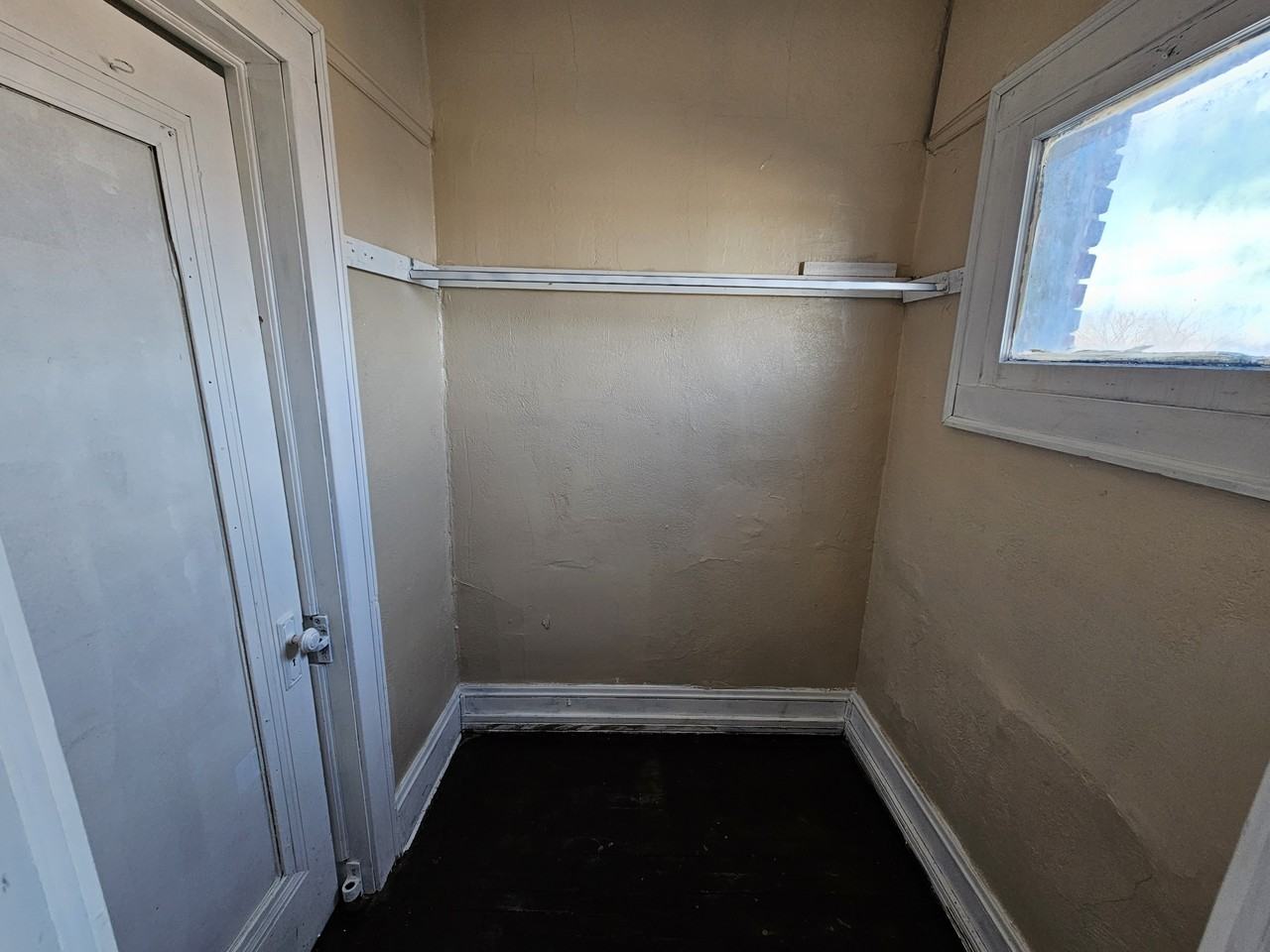 Edgeway at West Boulevard - Photo 7 of 32