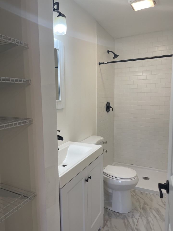 27-29 East Transit Street - Photo 7 of 13