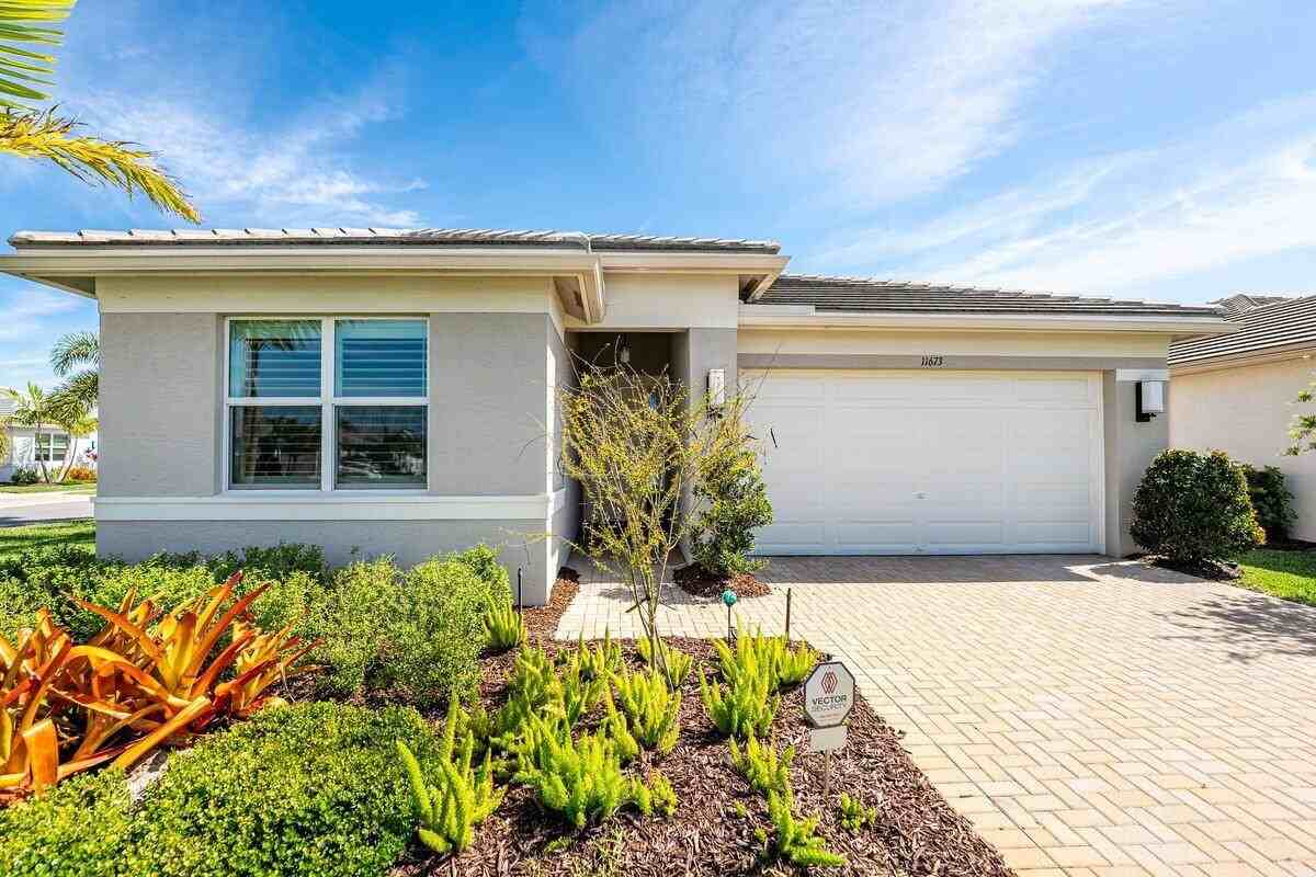 11673 Sw Oceanus Blvd - Photo 2 of 42