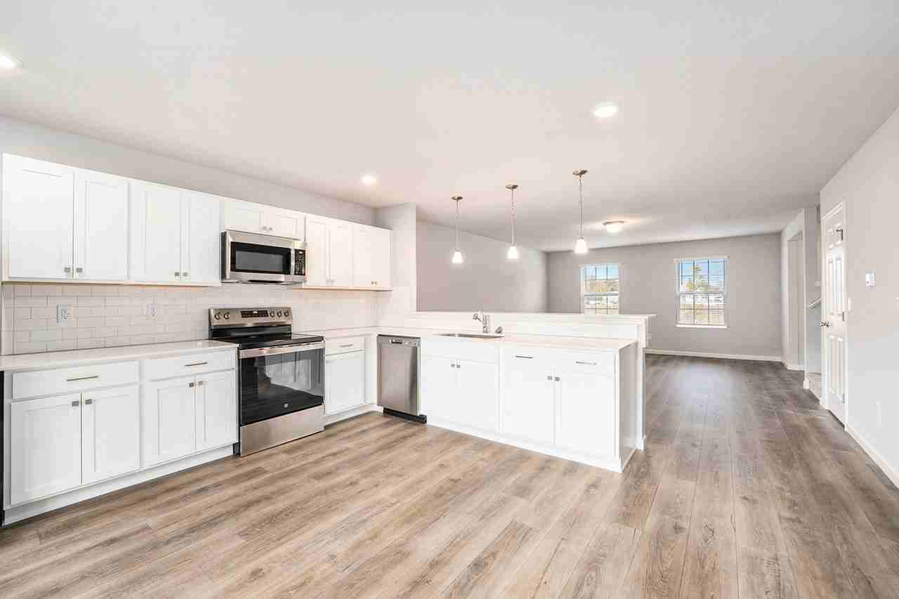 4445 Meadowlane Ct - Photo 5 of 22