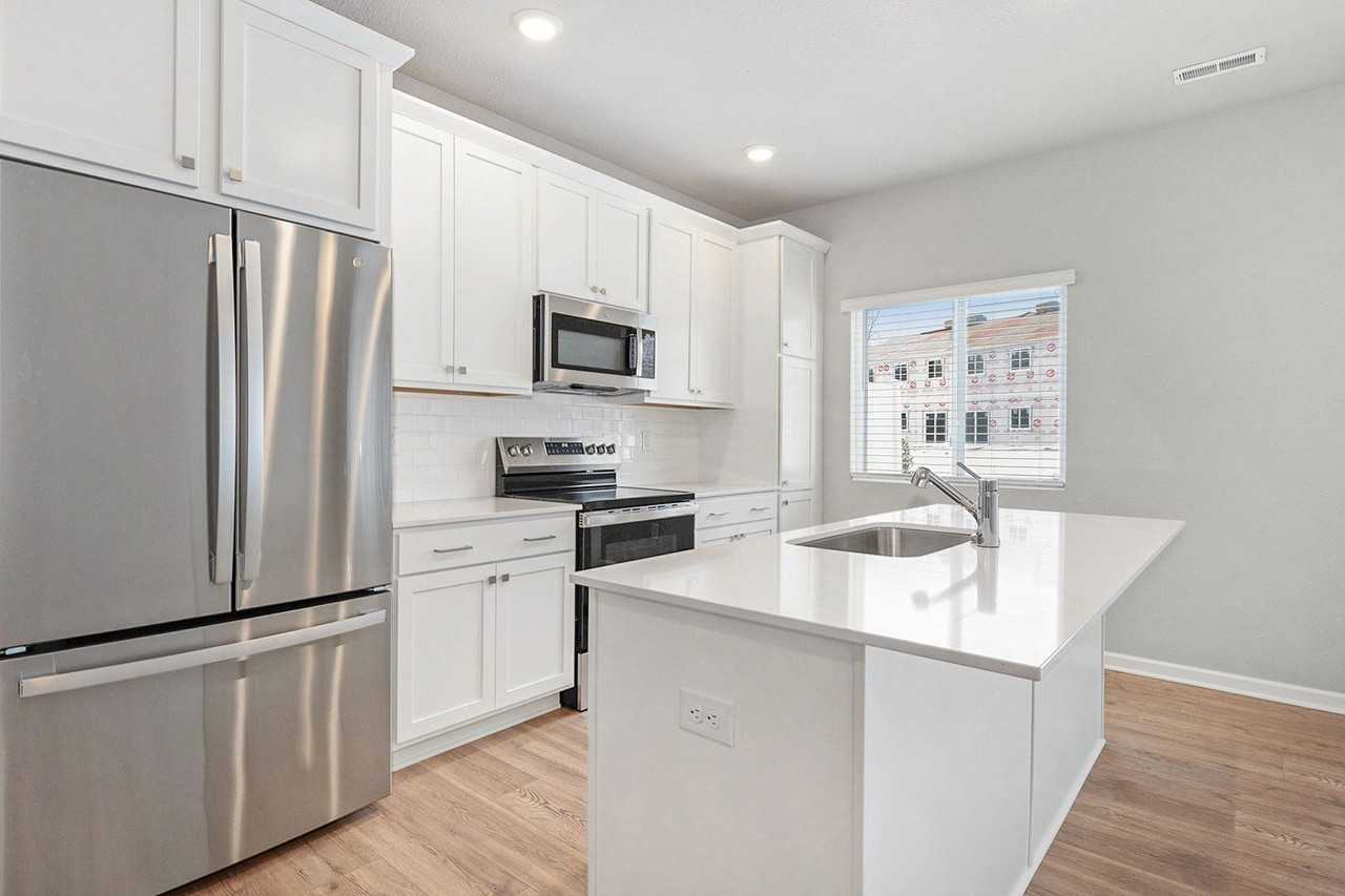 1304 Timber Hollow Ct - Photo 2 of 18