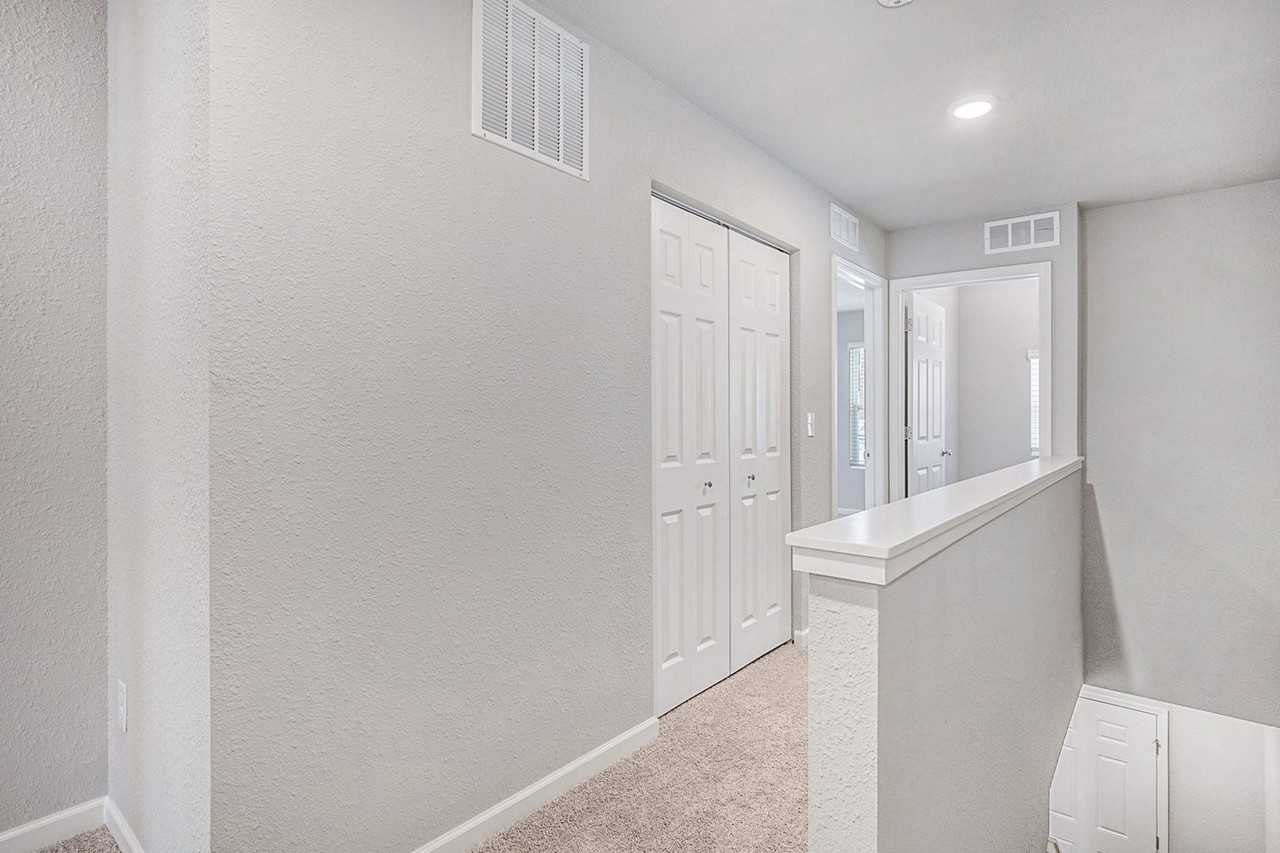 1304 Timber Hollow Ct - Photo 4 of 18