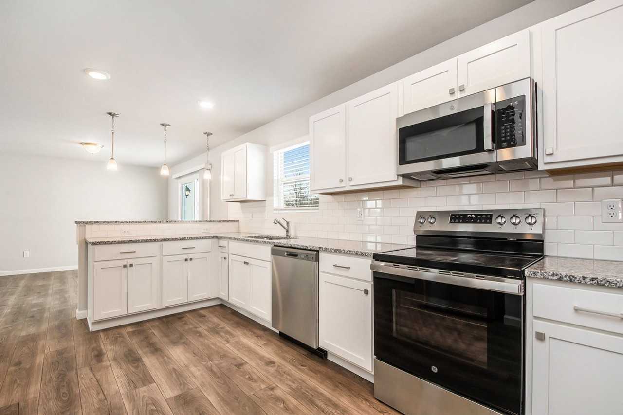 7285 Montego Bay St - Photo 2 of 28