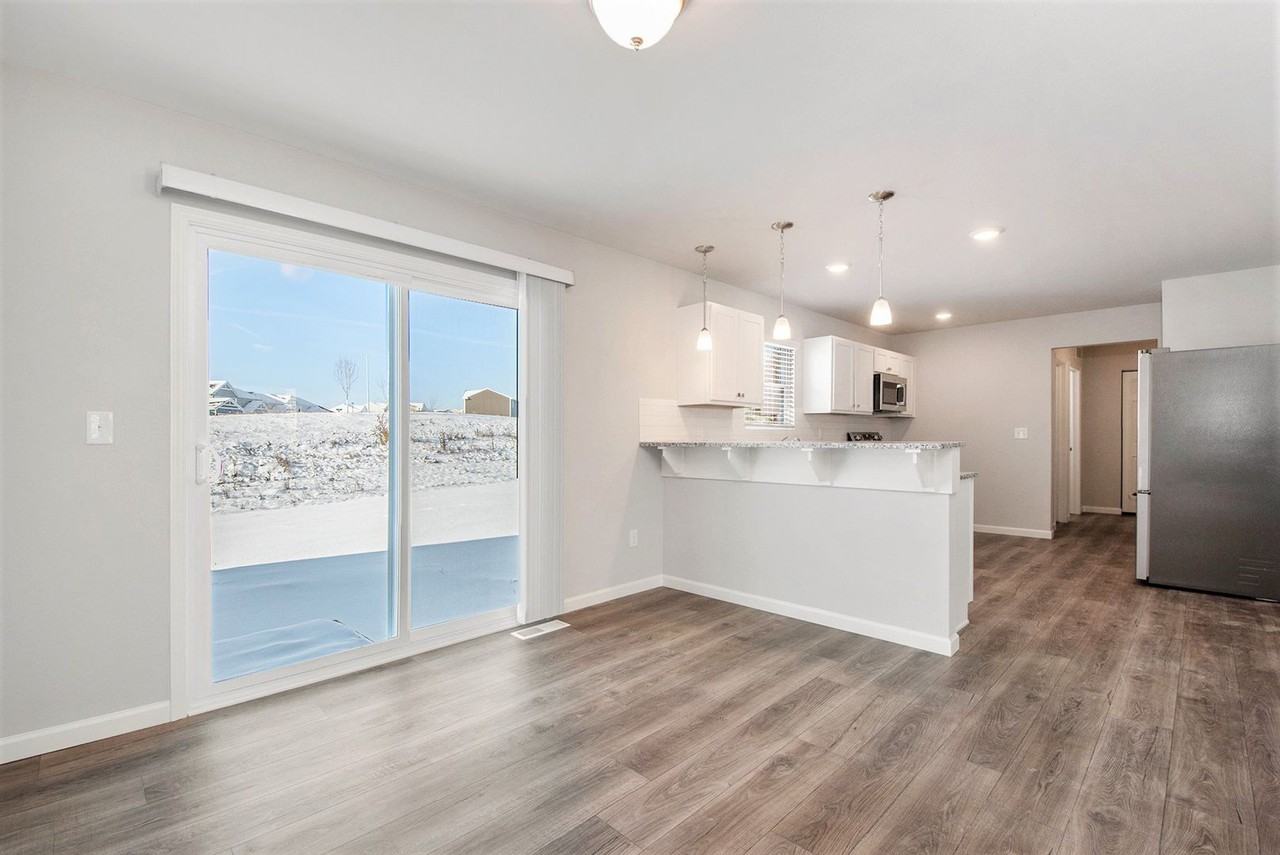 7285 Montego Bay St - Photo 4 of 28