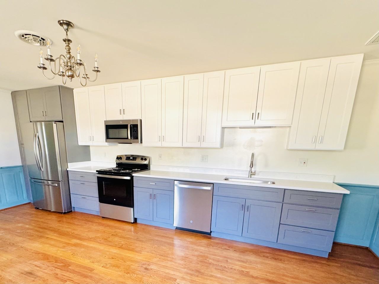216 S Buckmarsh St #NA - Photo 7 of 23