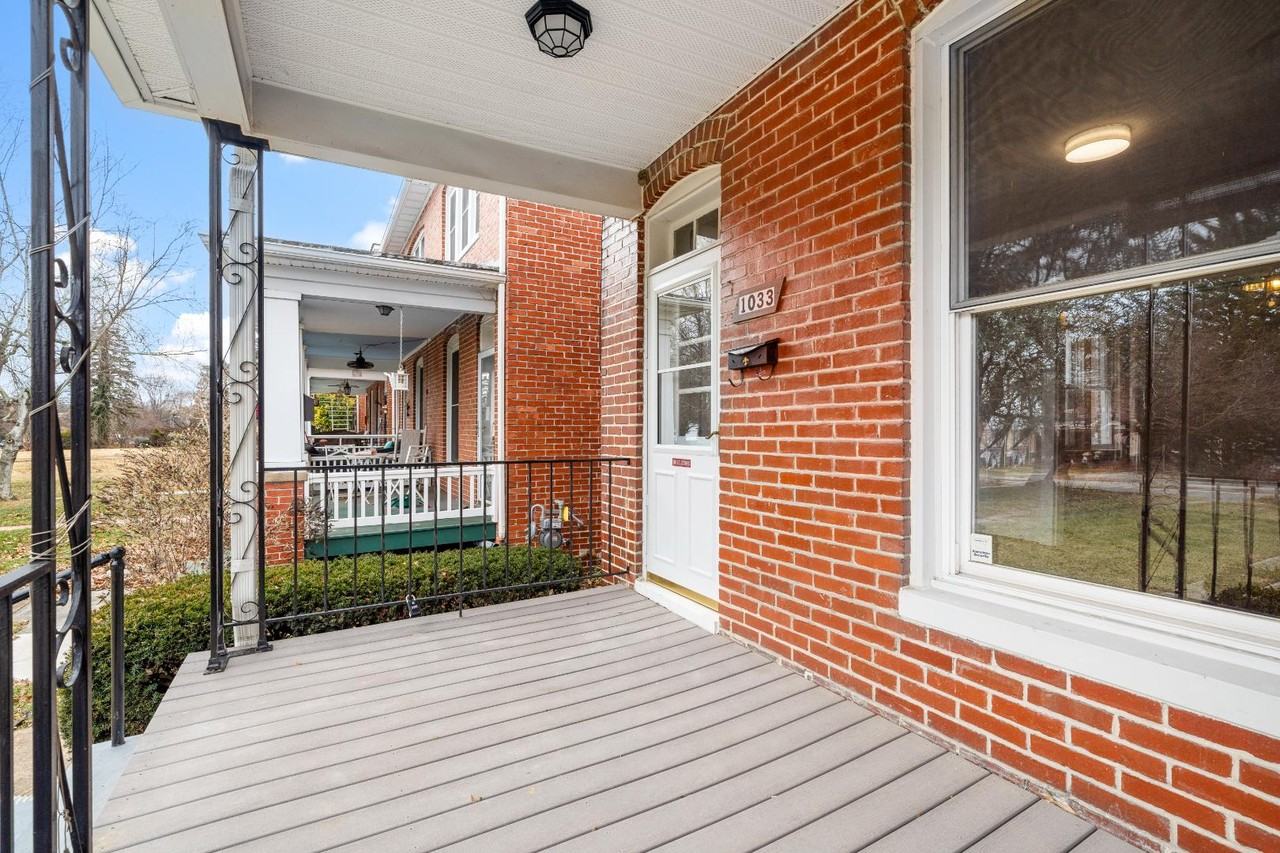 1033 N Market St - Photo 4 of 20