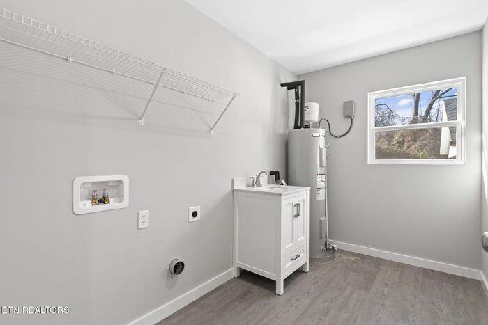 1110 Maryland Ave - Photo 3 of 10