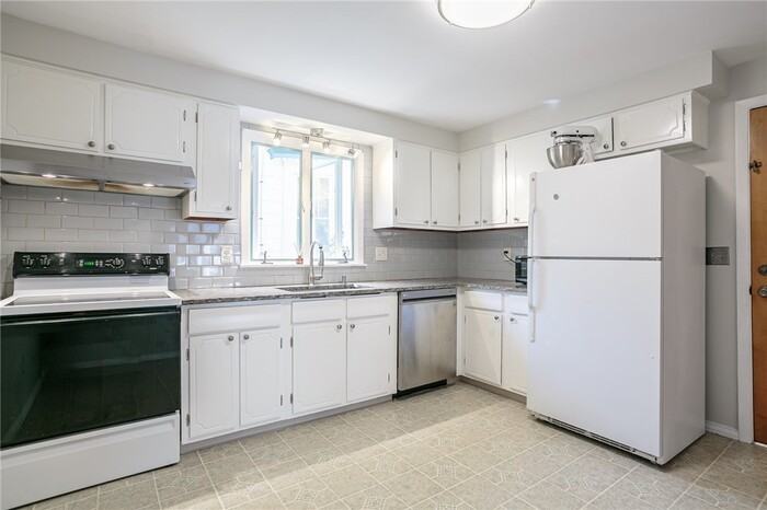 90 Leland Rd - Photo 3 of 7