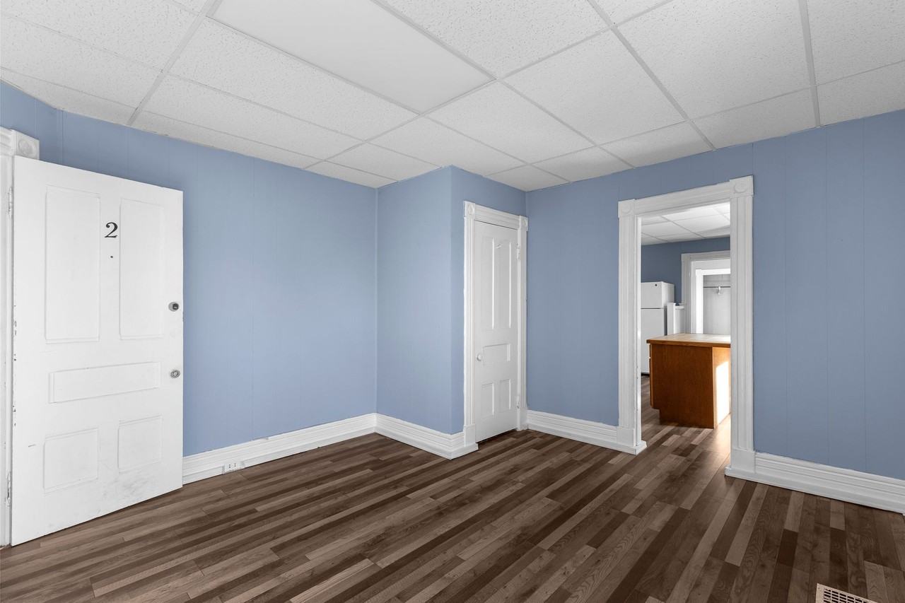 607 Budd Street - Photo 4 of 15