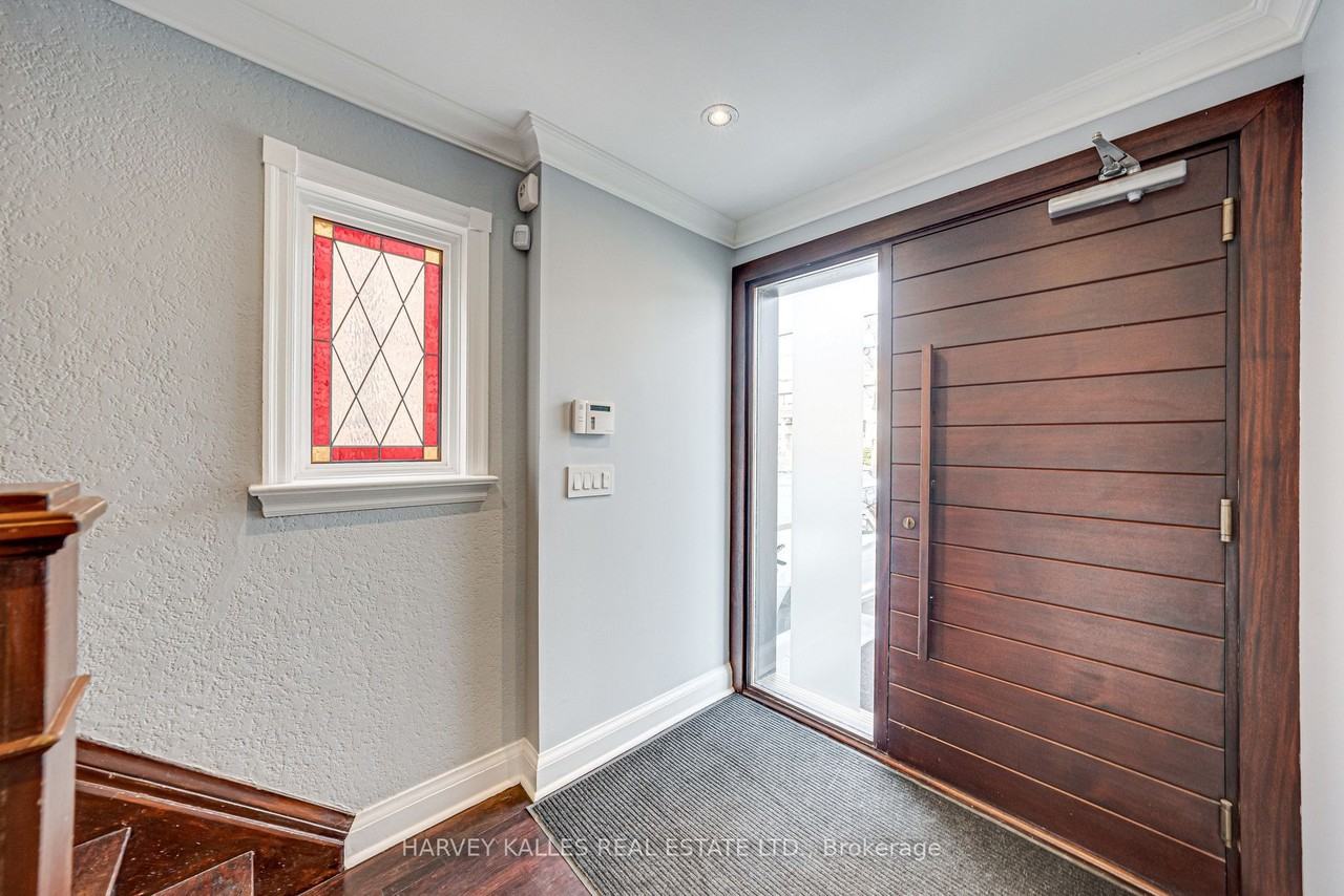 1836 Bathurst Street - Photo 2 of 34