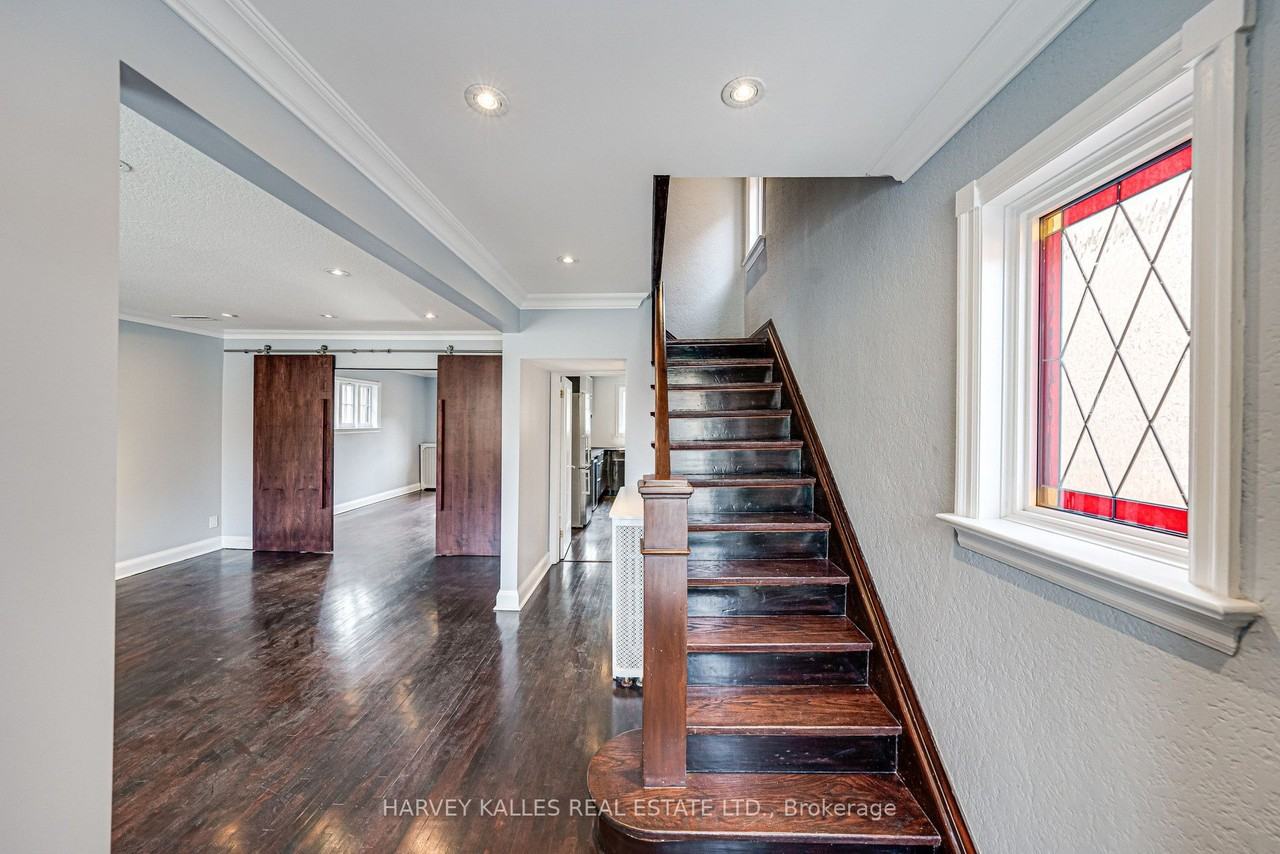 1836 Bathurst Street - Photo 3 of 34